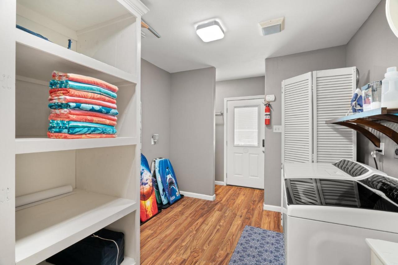 1 Min To Ocean Breeze 3br Fast Wifi *