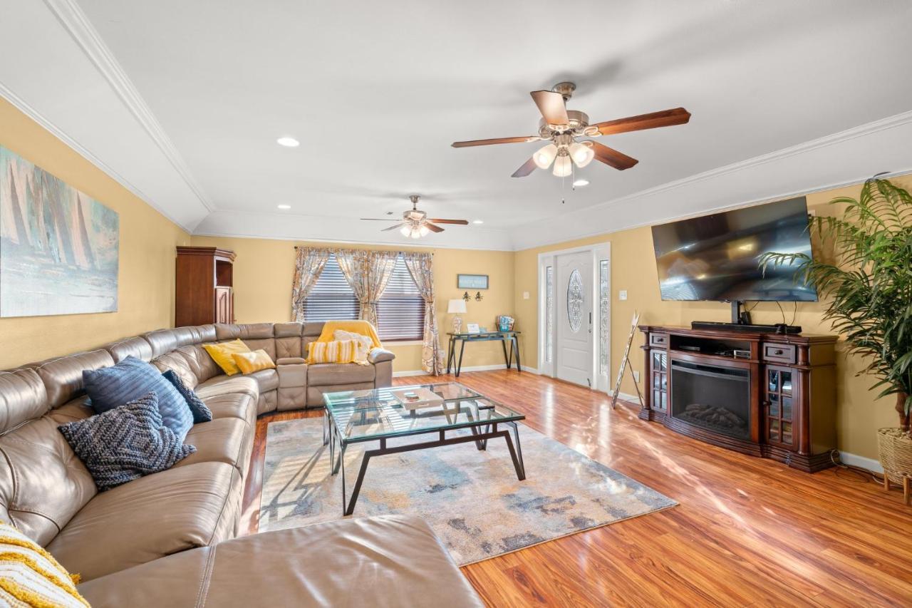 Holiday home 1 Min To Ocean Breeze 3br Fast Wifi Galveston