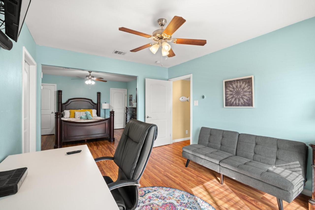 1 Min To Ocean Breeze 3br Fast Wifi * Galveston
